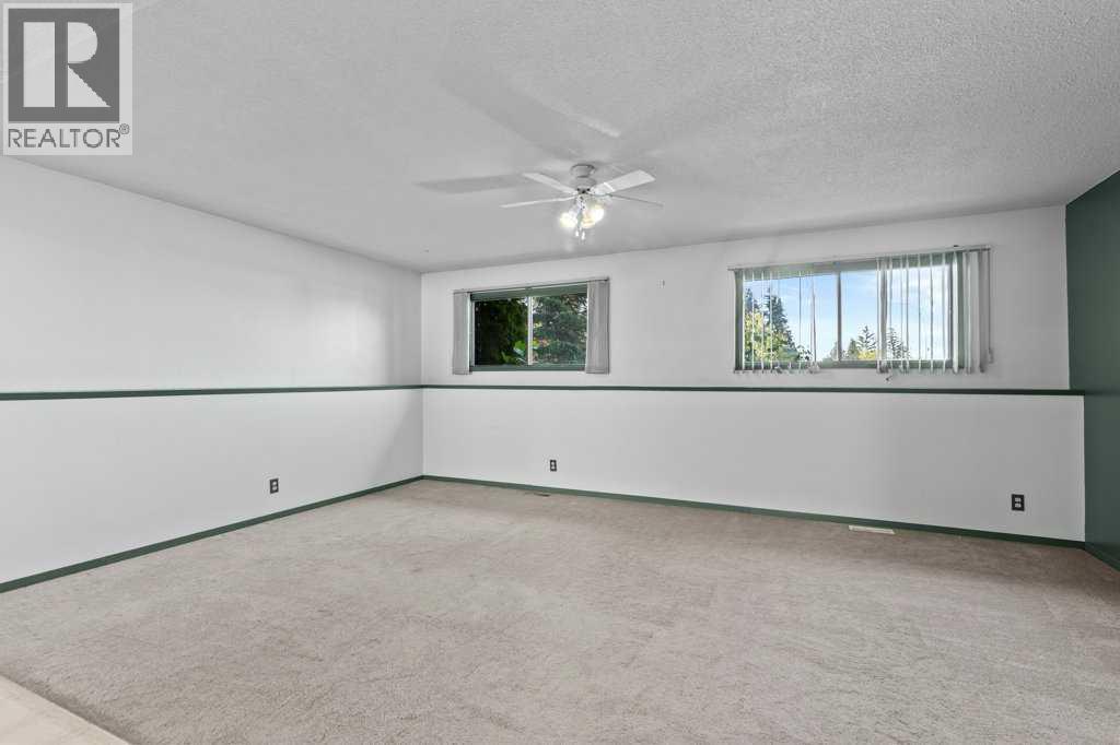 Single Family House 4 Level for Sale in  Rundlehorn Drive NE Rundle Calgary 