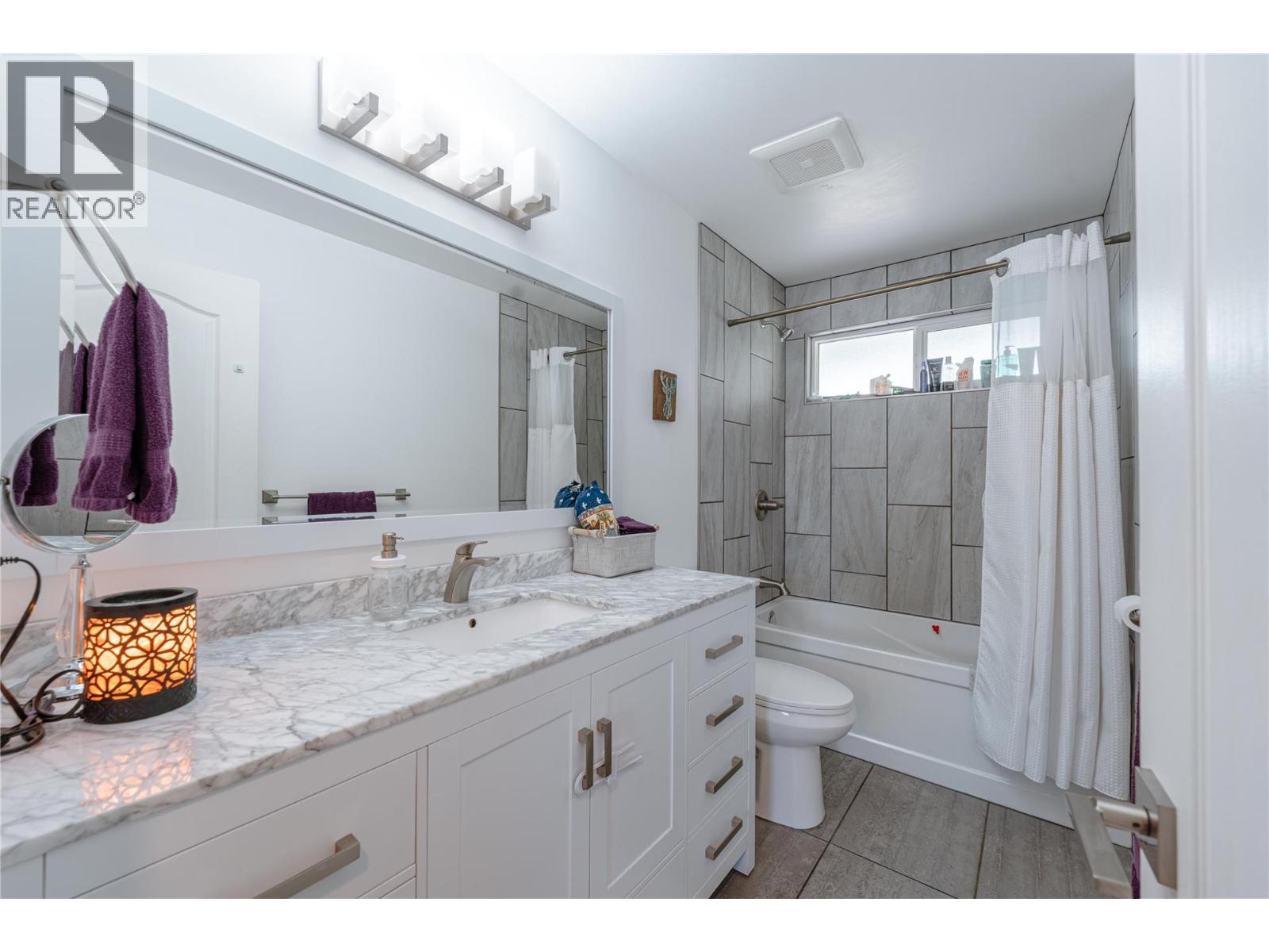 223 Viers Crescent, Revelstoke