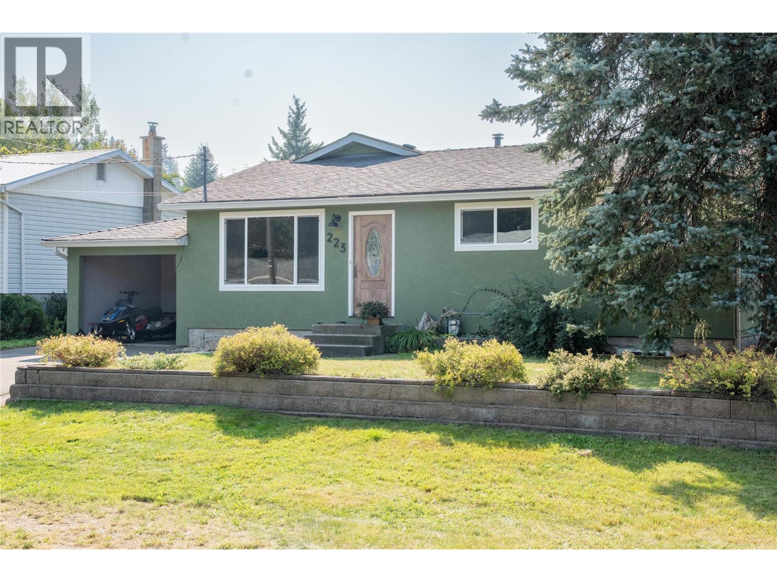 223 Viers Crescent, Revelstoke
