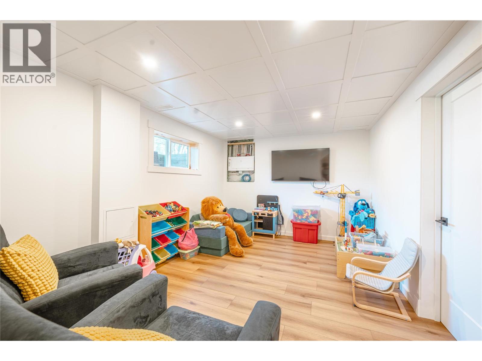223 Viers Crescent, Revelstoke