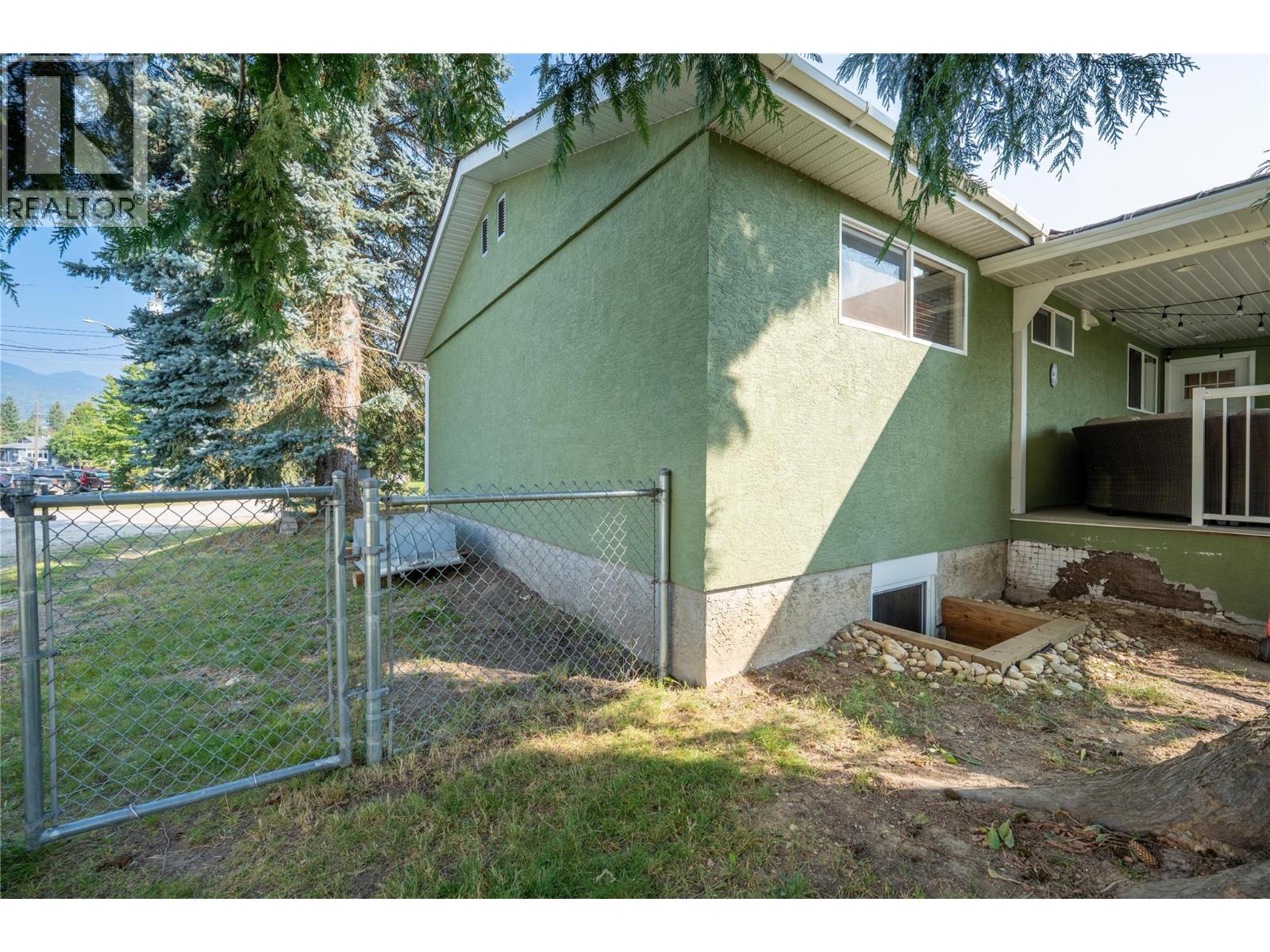 223 Viers Crescent, Revelstoke