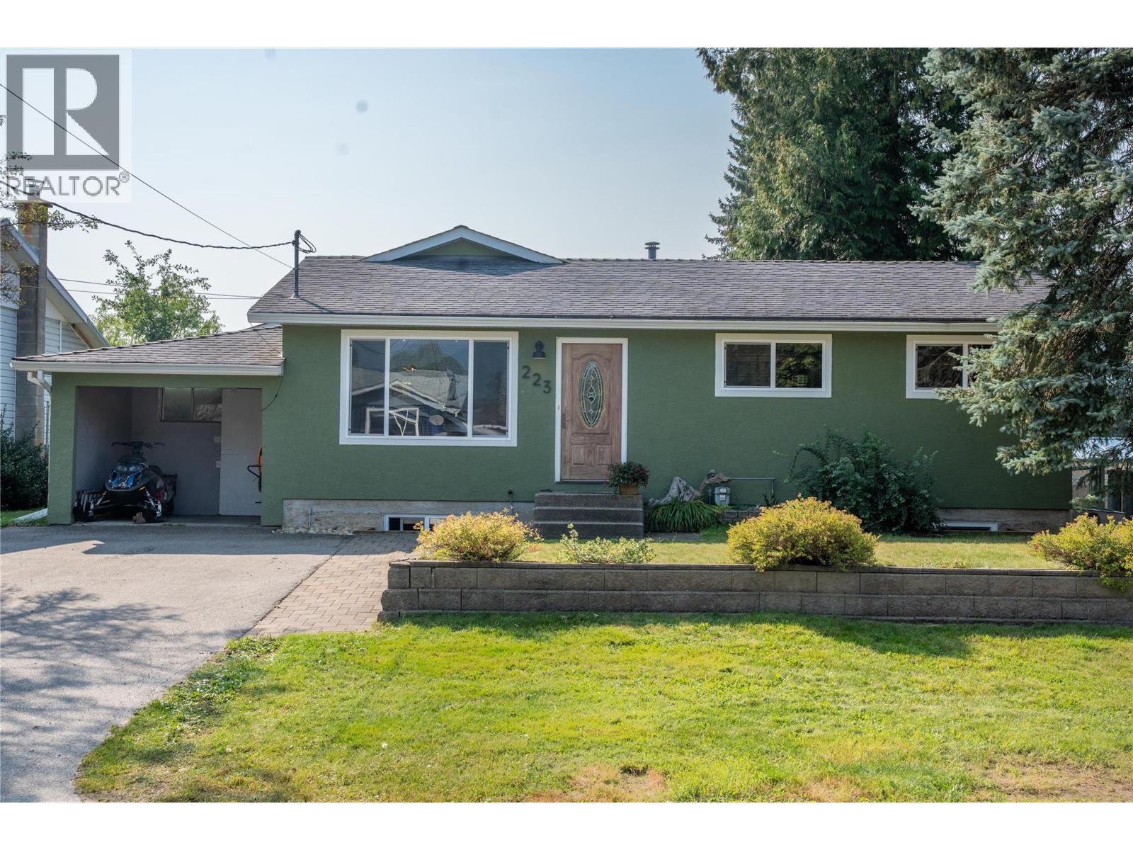 223 Viers Crescent, Revelstoke