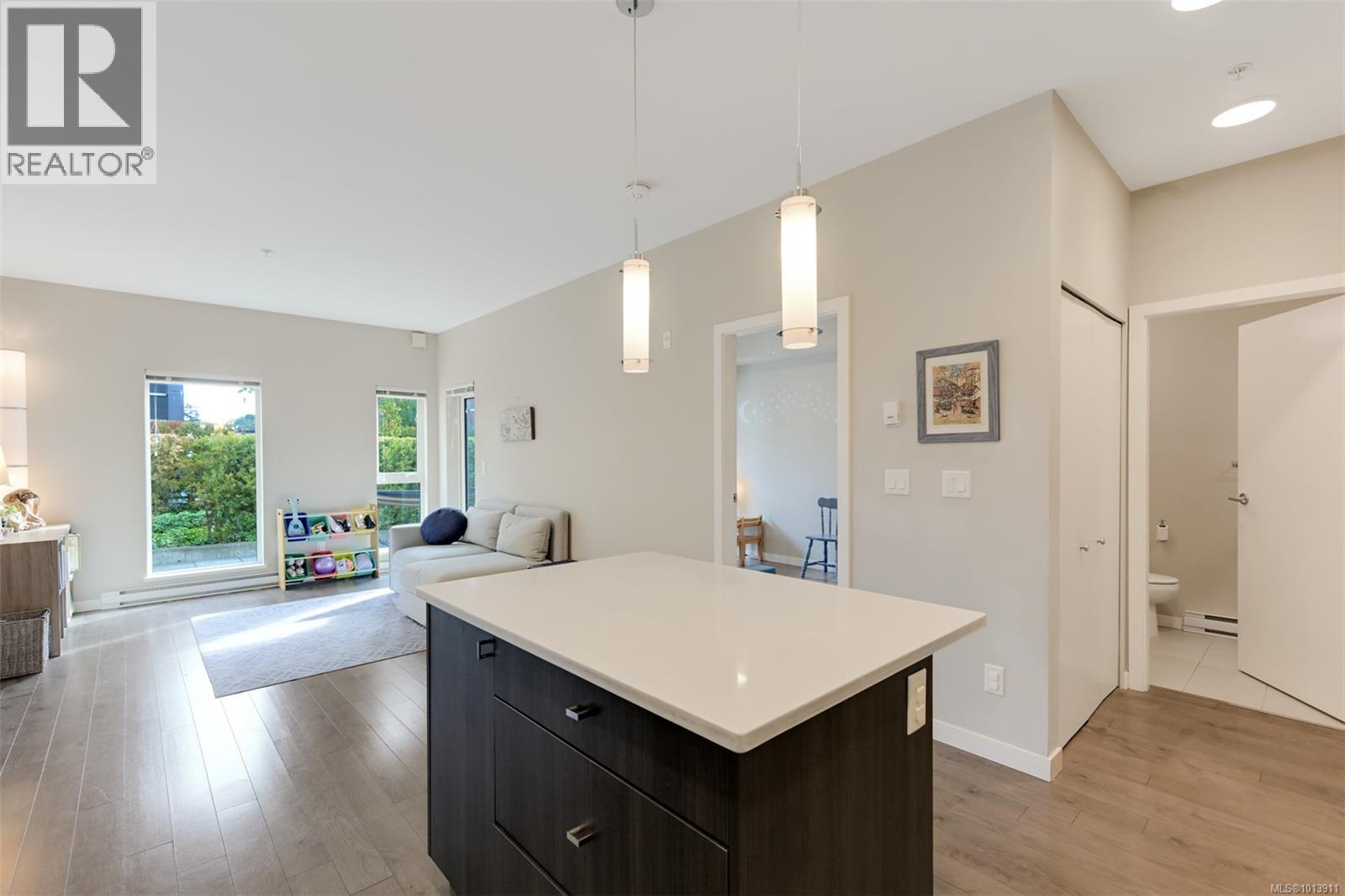 206 767 Tyee Road, Victoria