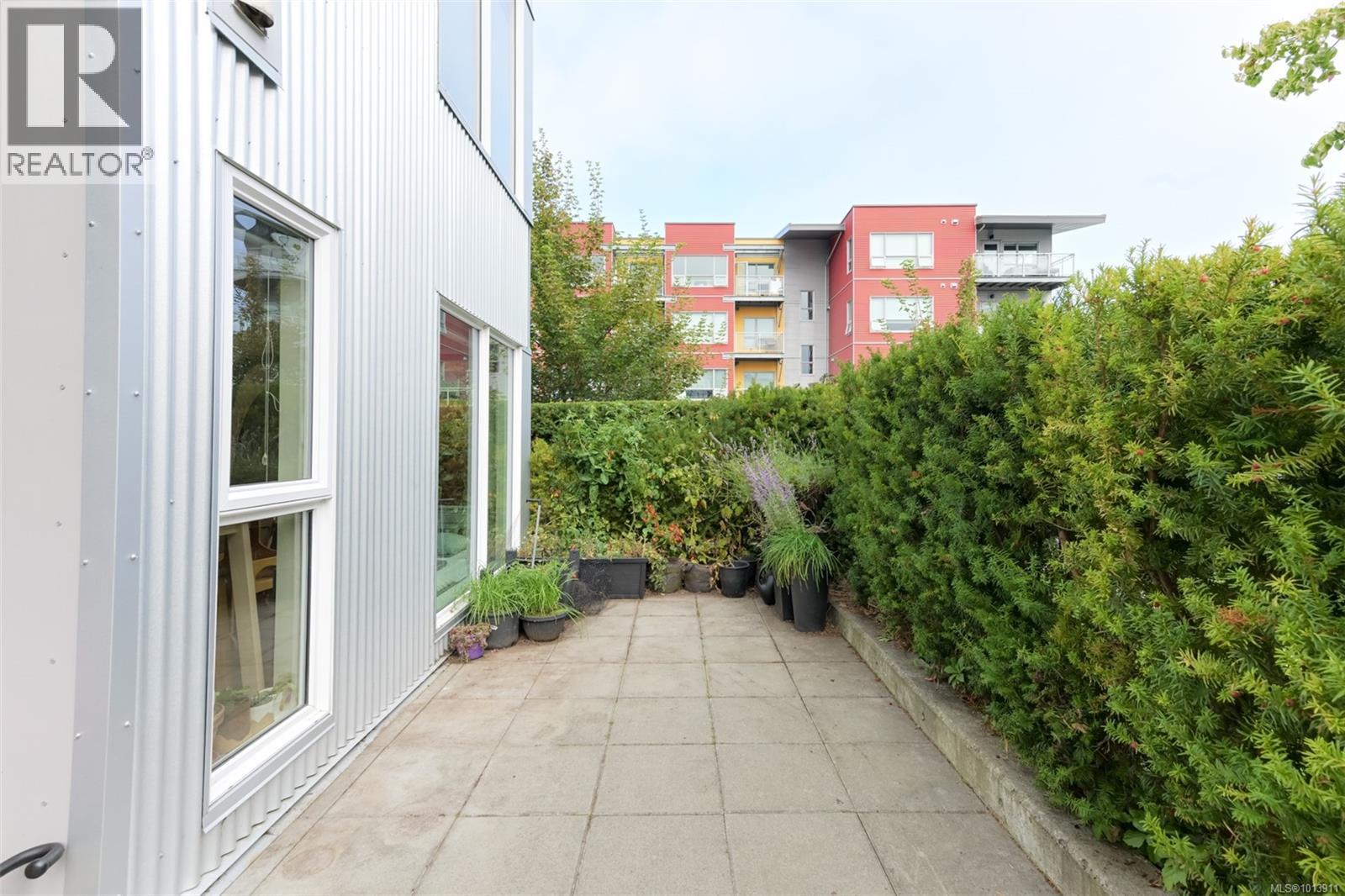 206 767 Tyee Road, Victoria