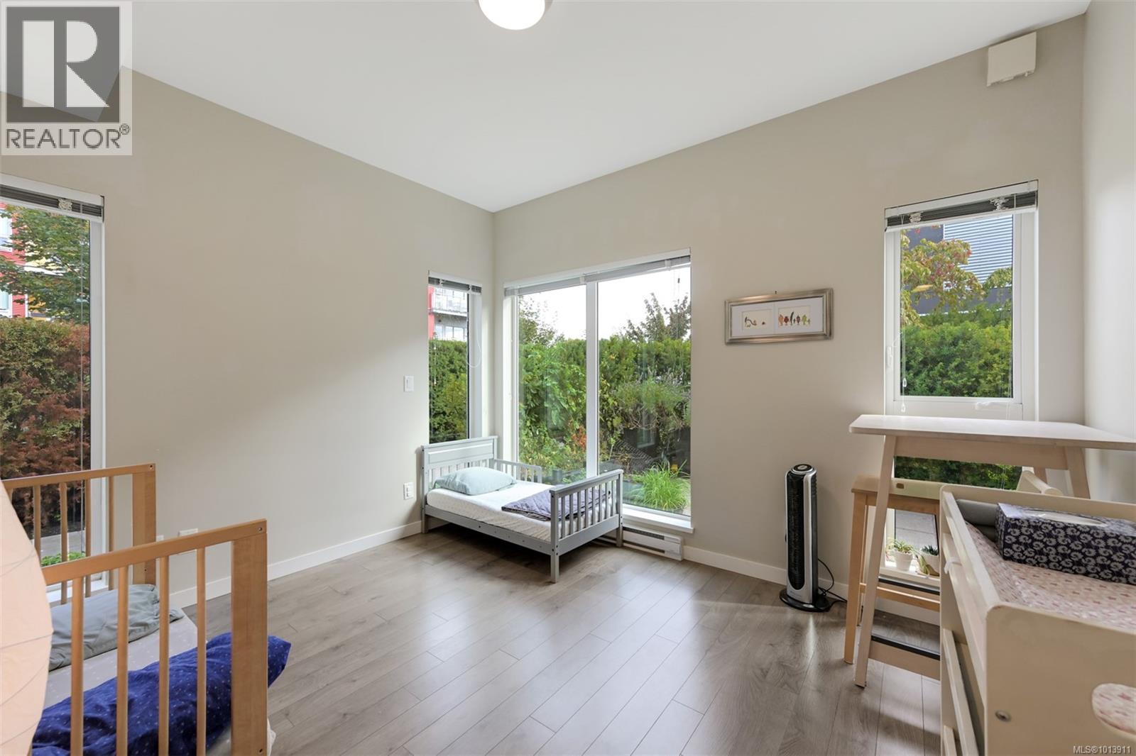 206 767 Tyee Road, Victoria