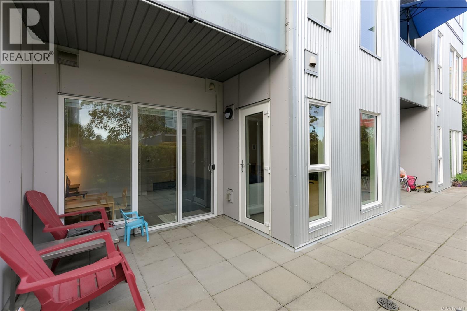 206 767 Tyee Road, Victoria