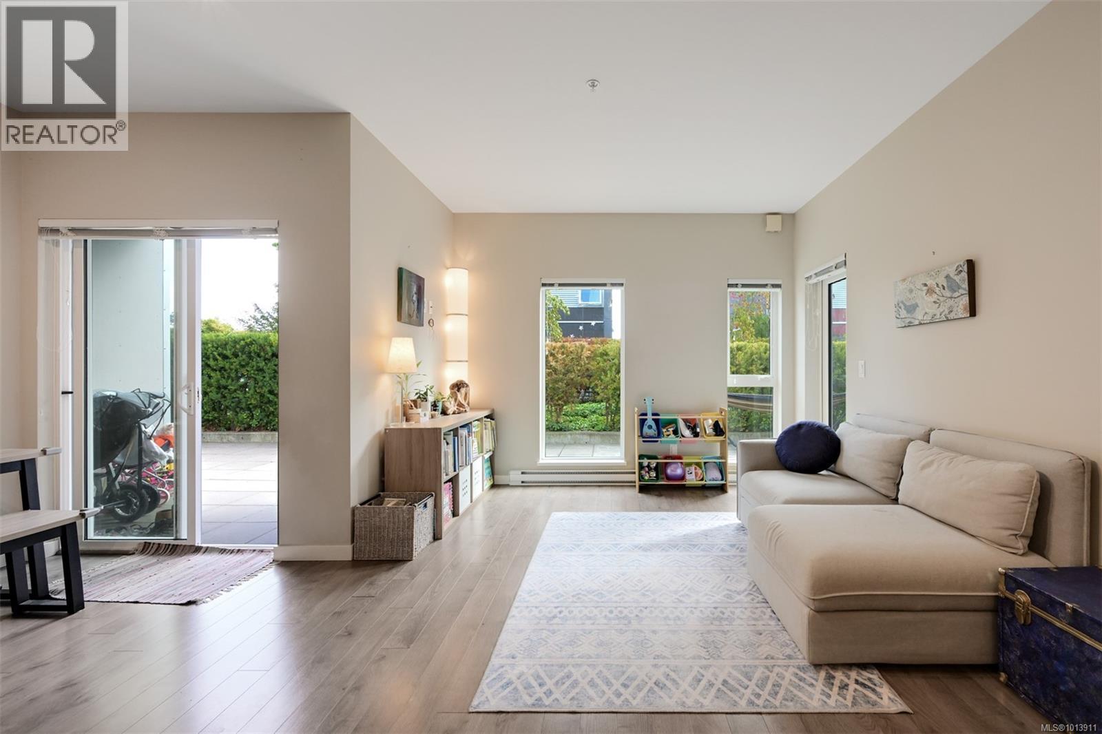 206 767 Tyee Road, Victoria