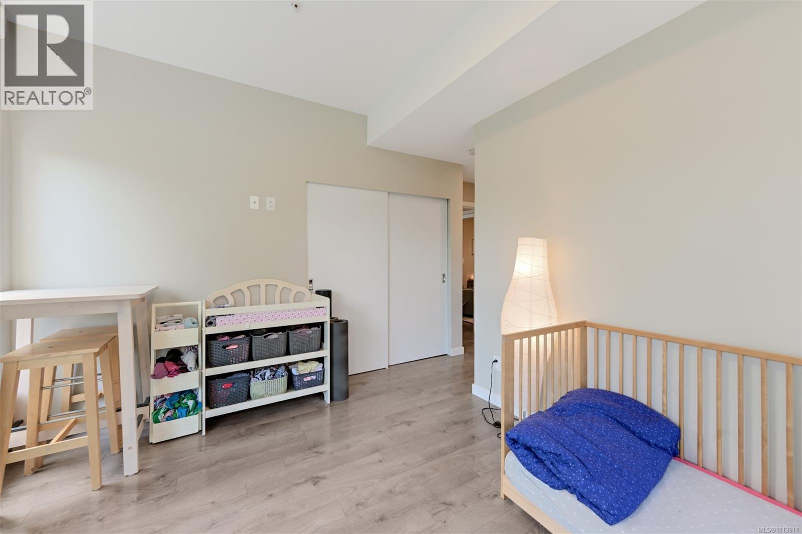 206 767 Tyee Road, Victoria