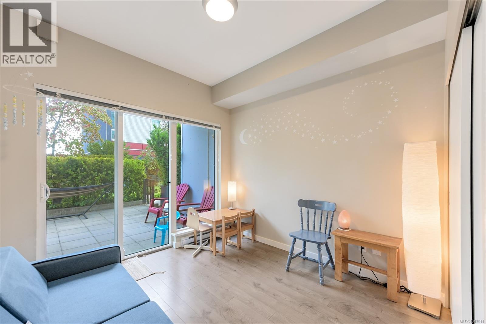 206 767 Tyee Road, Victoria
