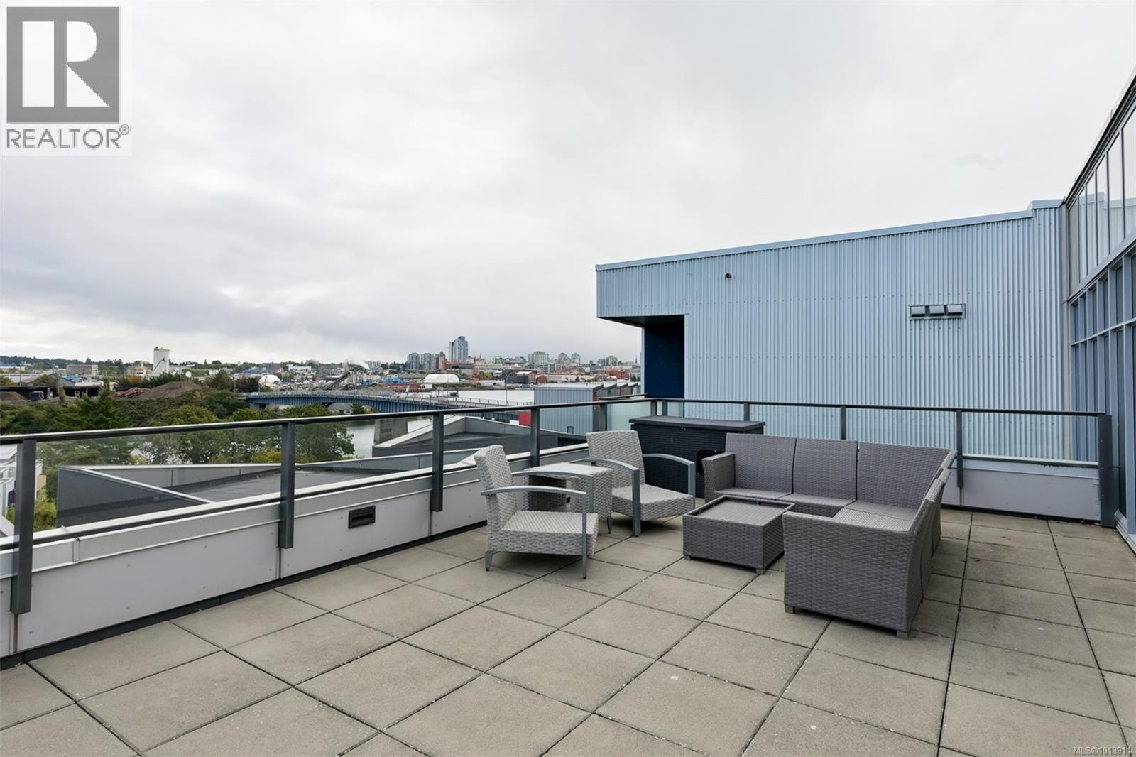 206 767 Tyee Road, Victoria