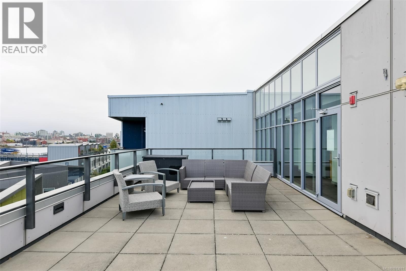 206 767 Tyee Road, Victoria