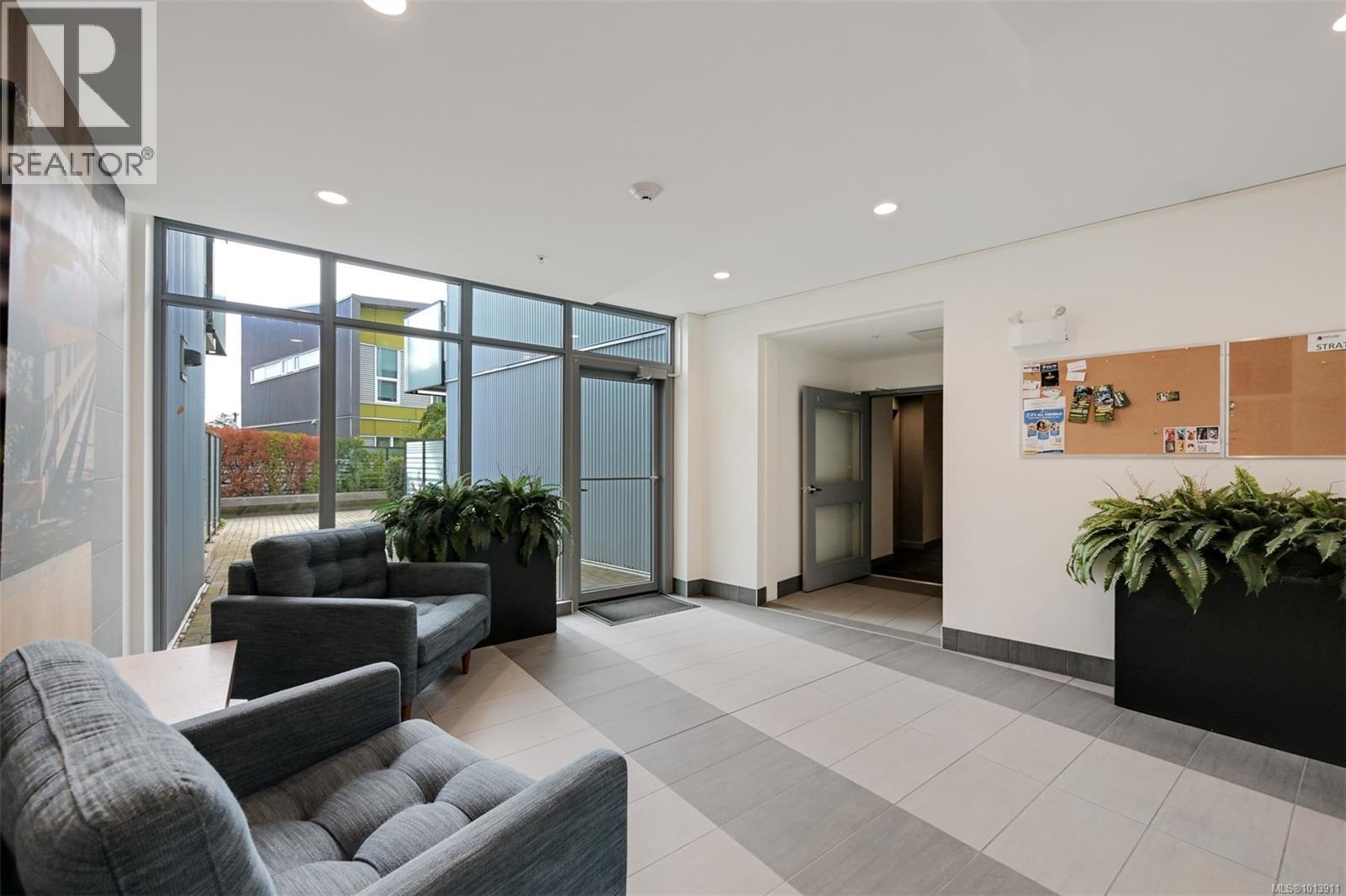 206 767 Tyee Road, Victoria