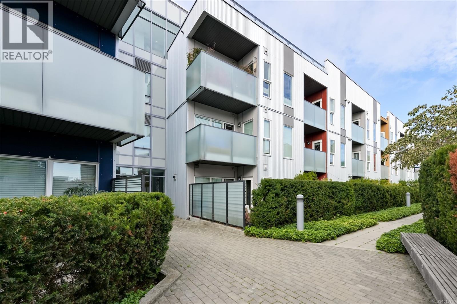 206 767 Tyee Road, Victoria