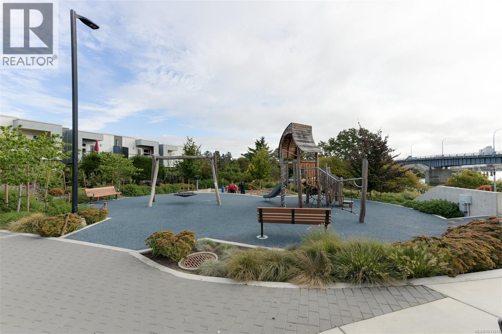 206 767 Tyee Road, Victoria