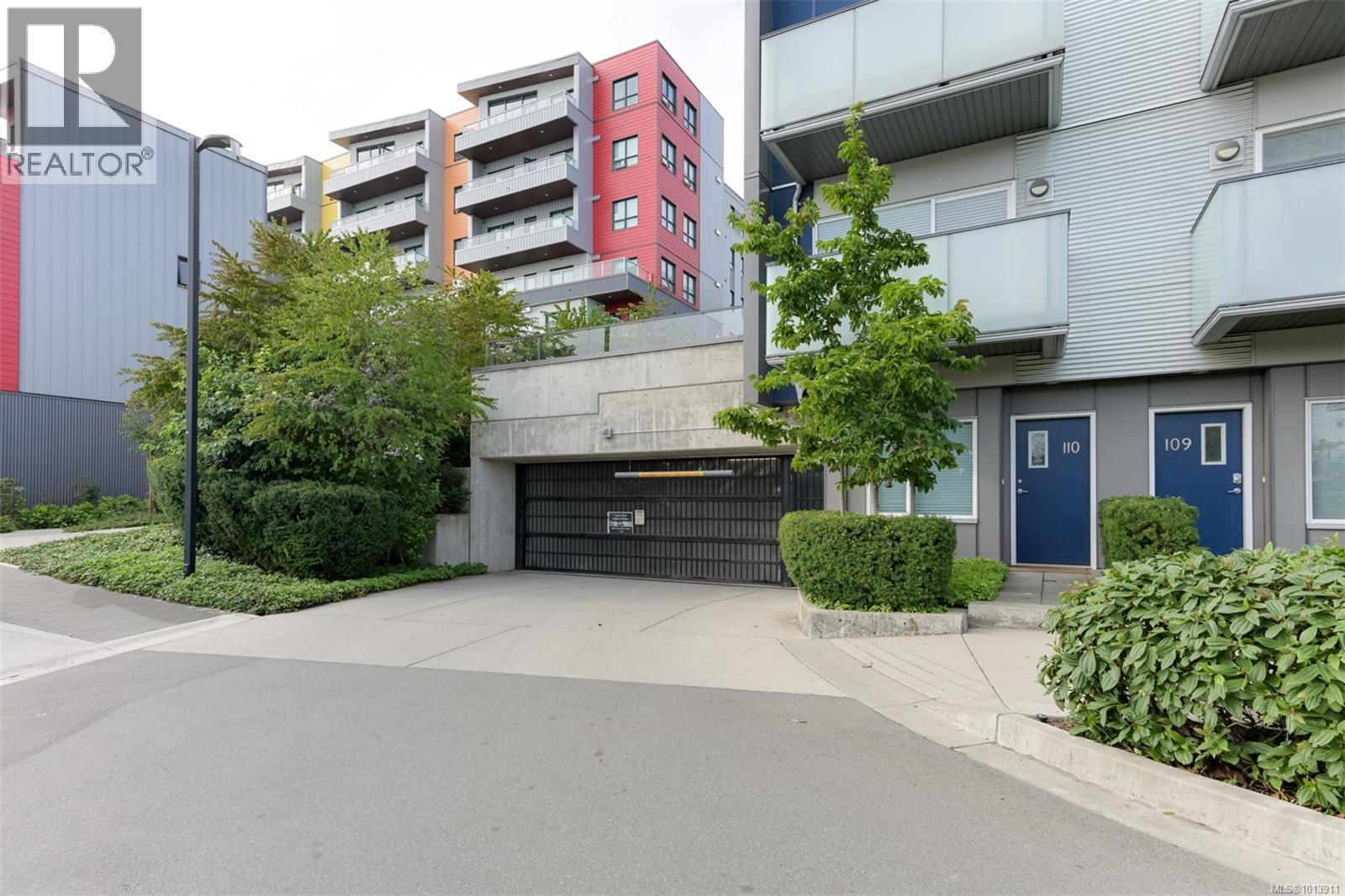 206 767 Tyee Road, Victoria