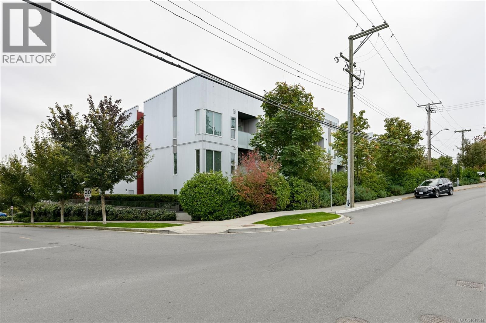 206 767 Tyee Road, Victoria
