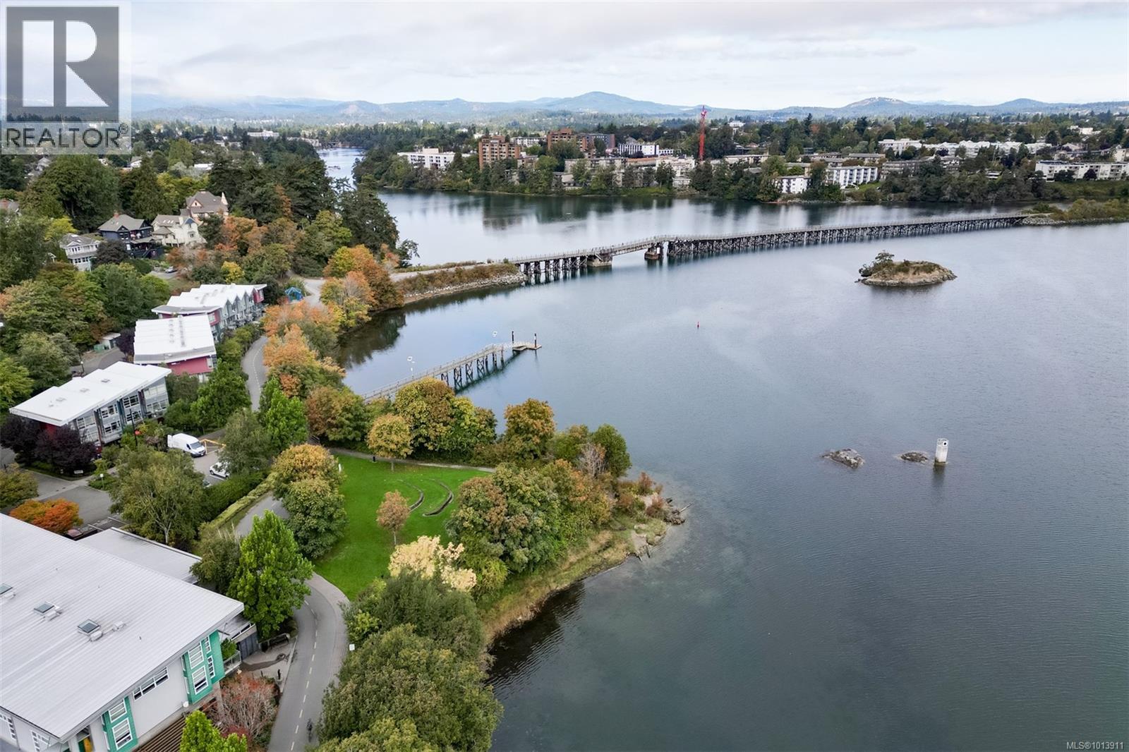 206 767 Tyee Road, Victoria