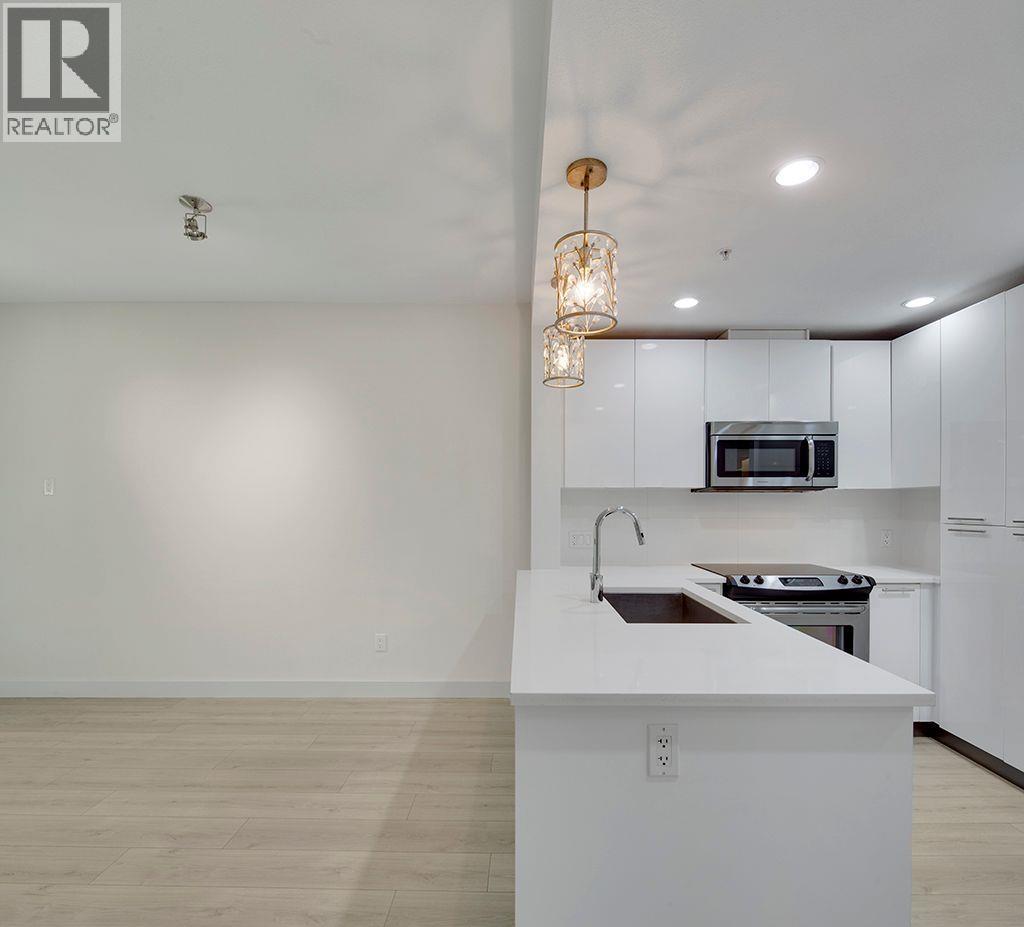 404 733 W 3RD STREET, North Vancouver