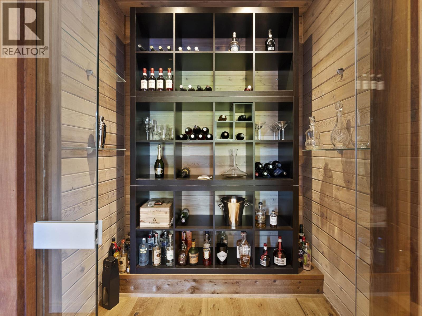 575 E 17TH STREET, North Vancouver