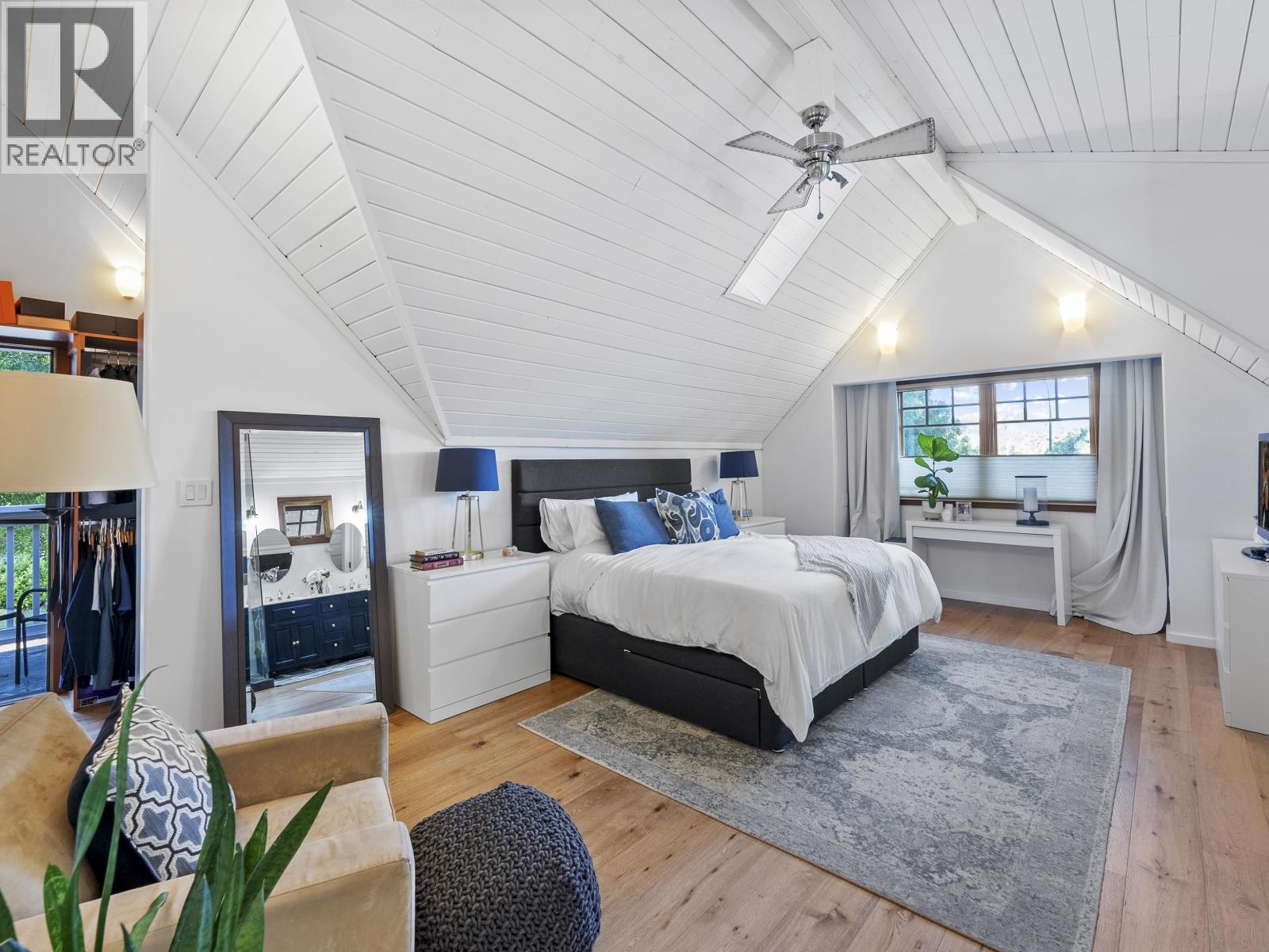 575 E 17TH STREET, North Vancouver