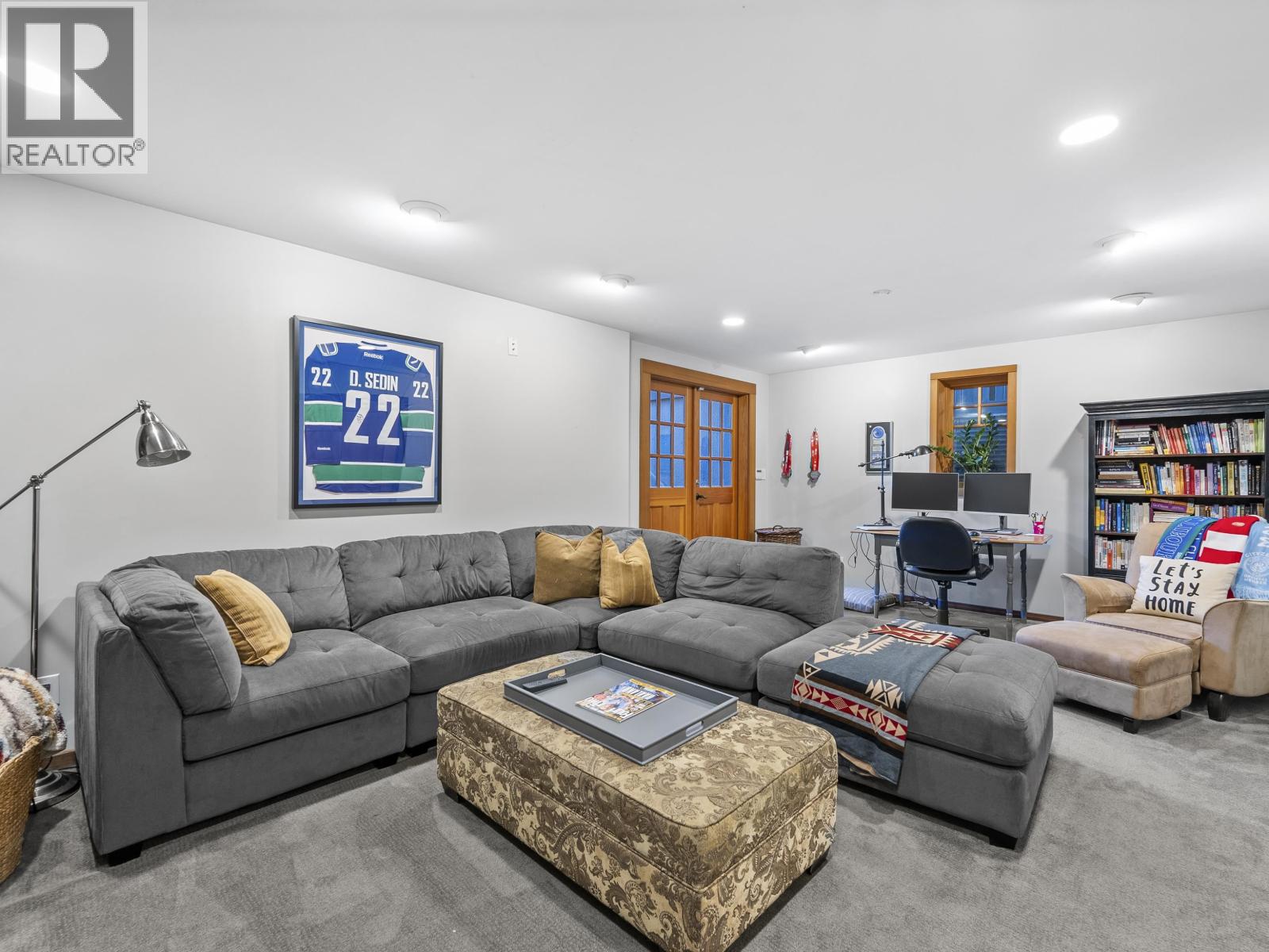 575 E 17TH STREET, North Vancouver