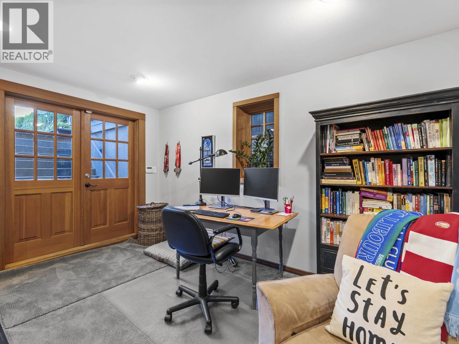 575 E 17TH STREET, North Vancouver