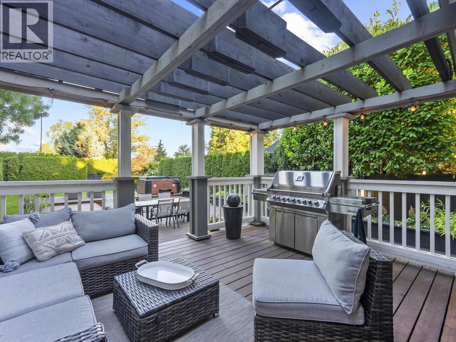 575 E 17TH STREET, North Vancouver