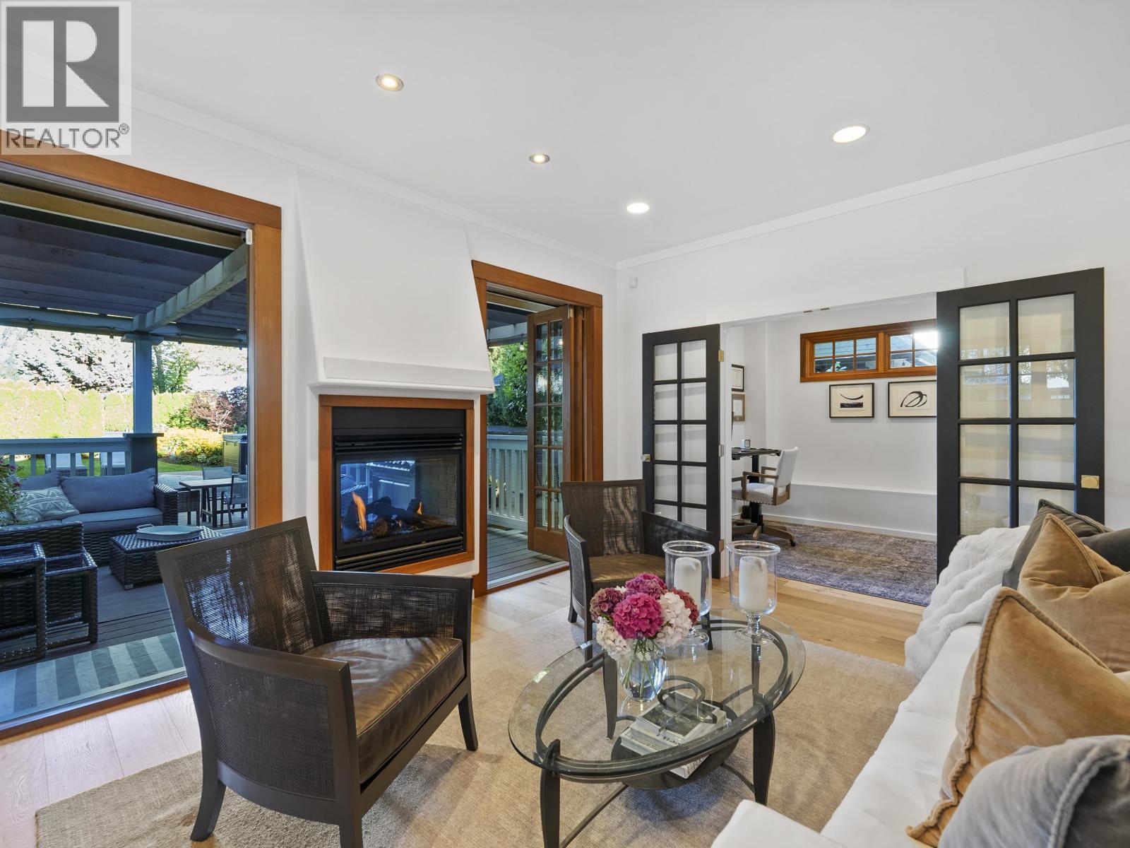 575 E 17TH STREET, North Vancouver