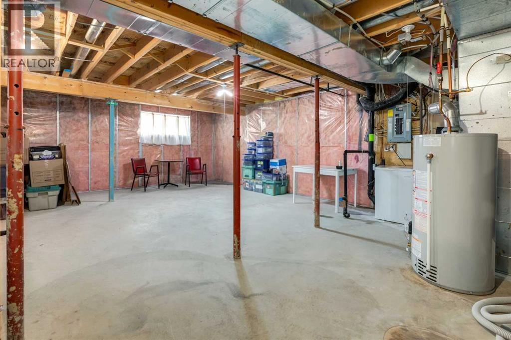 Single Family House for Sale in  Spring Crescent SW Springbank Hill Calgary 