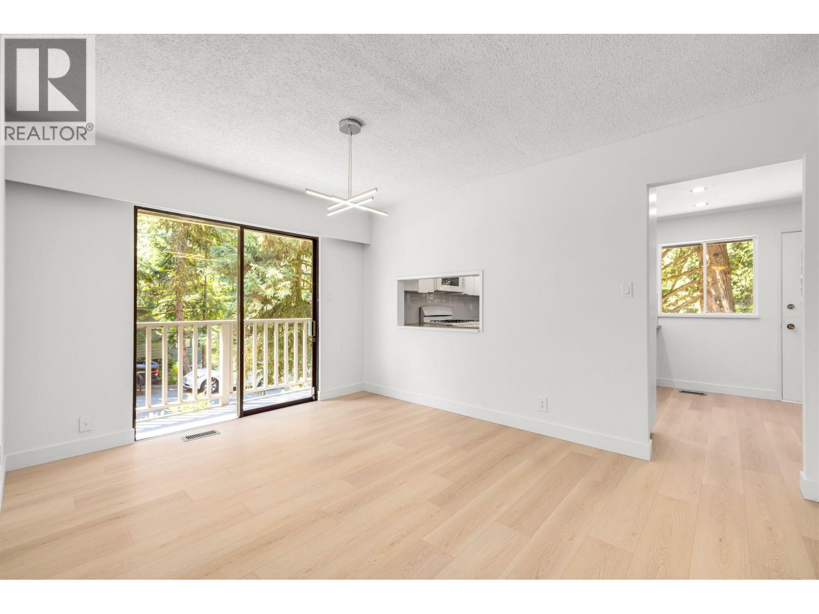 4755 COVE CLIFF ROAD, North Vancouver