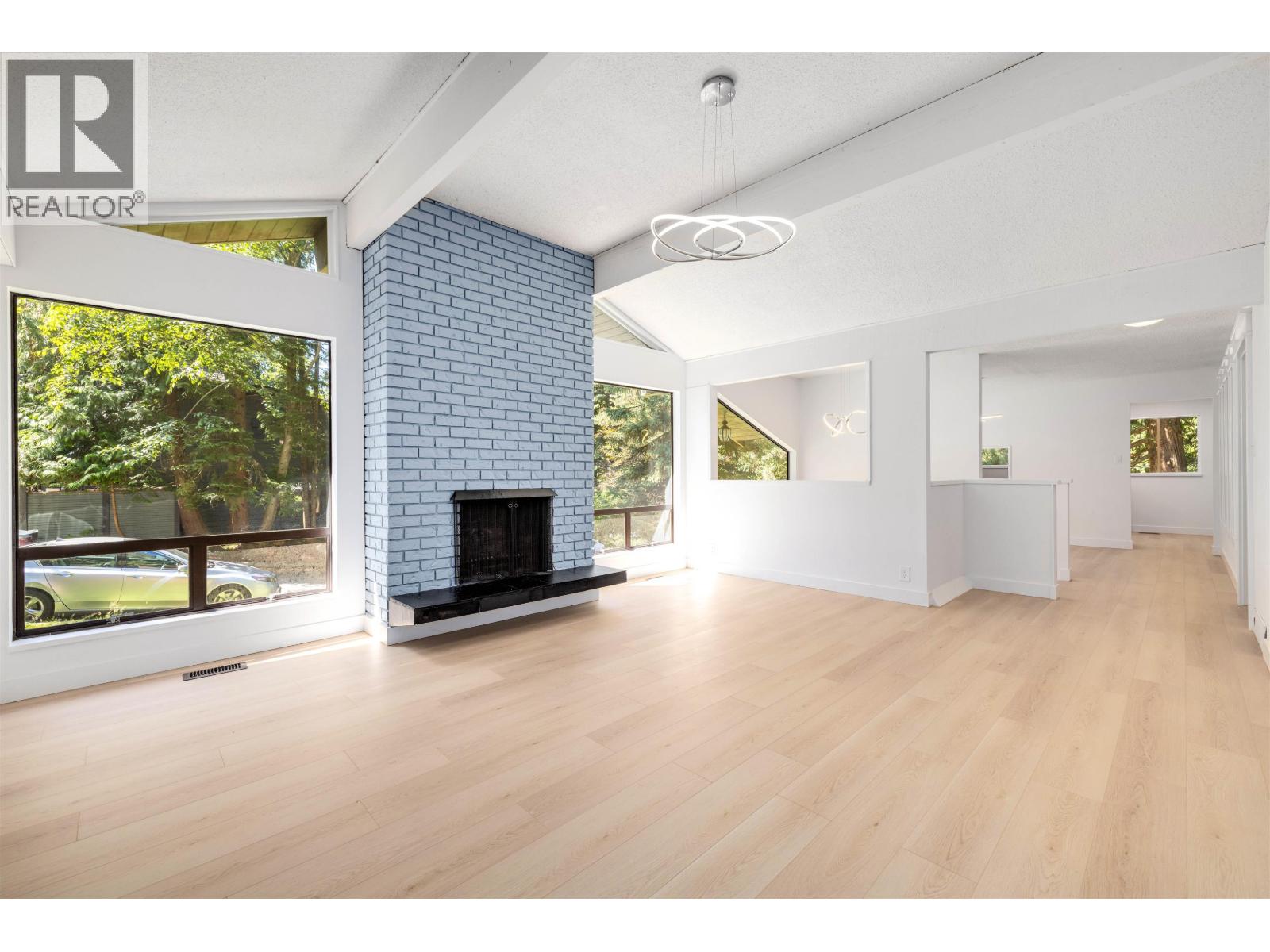 4755 COVE CLIFF ROAD, North Vancouver