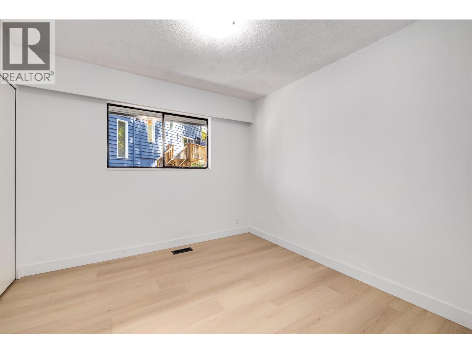 4755 COVE CLIFF ROAD, North Vancouver