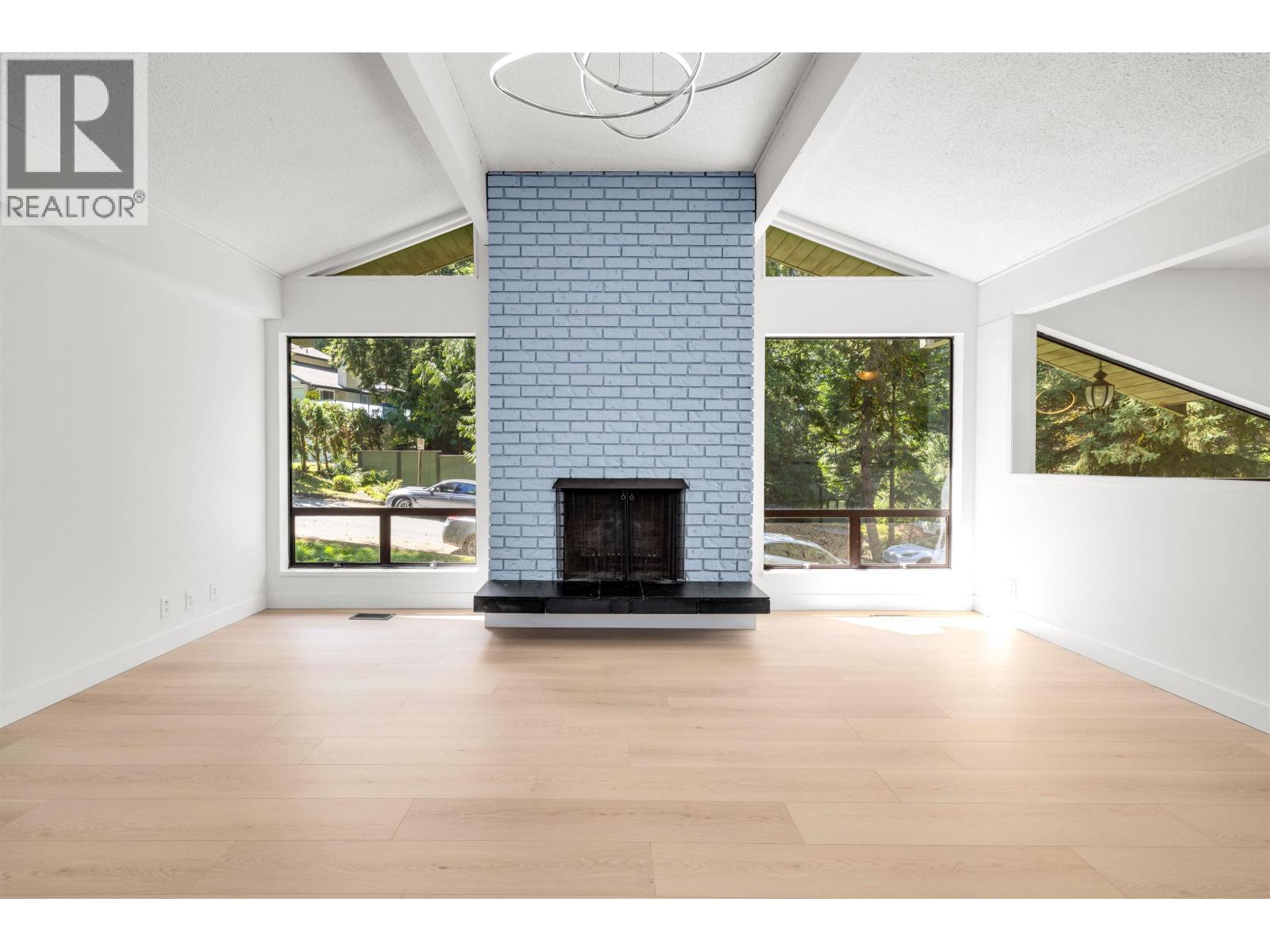 4755 COVE CLIFF ROAD, North Vancouver