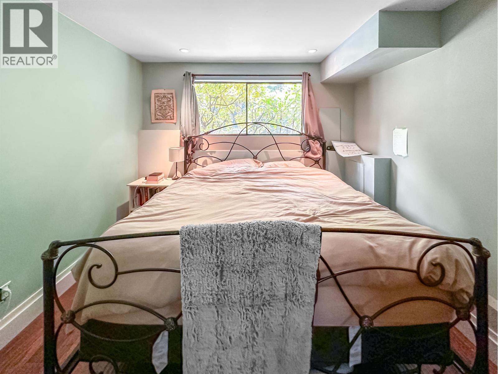 4755 COVE CLIFF ROAD, North Vancouver