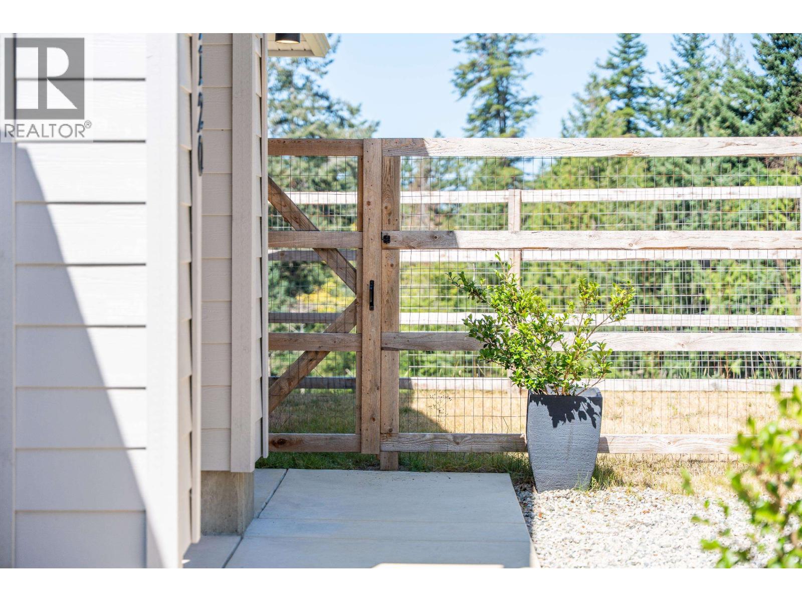 11120 SUNSHINE COAST HIGHWAY, Pender Harbour