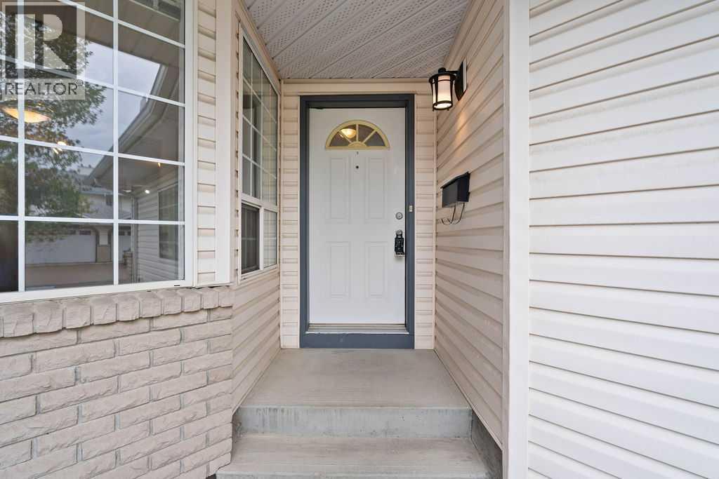 Single Family House for Sale in  Silvergrove Close NW Silver Springs Calgary 