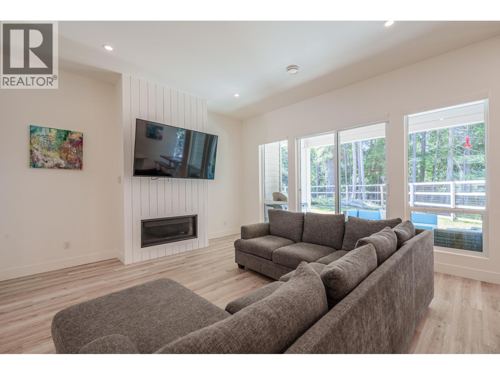11120 SUNSHINE COAST HIGHWAY, Pender Harbour
