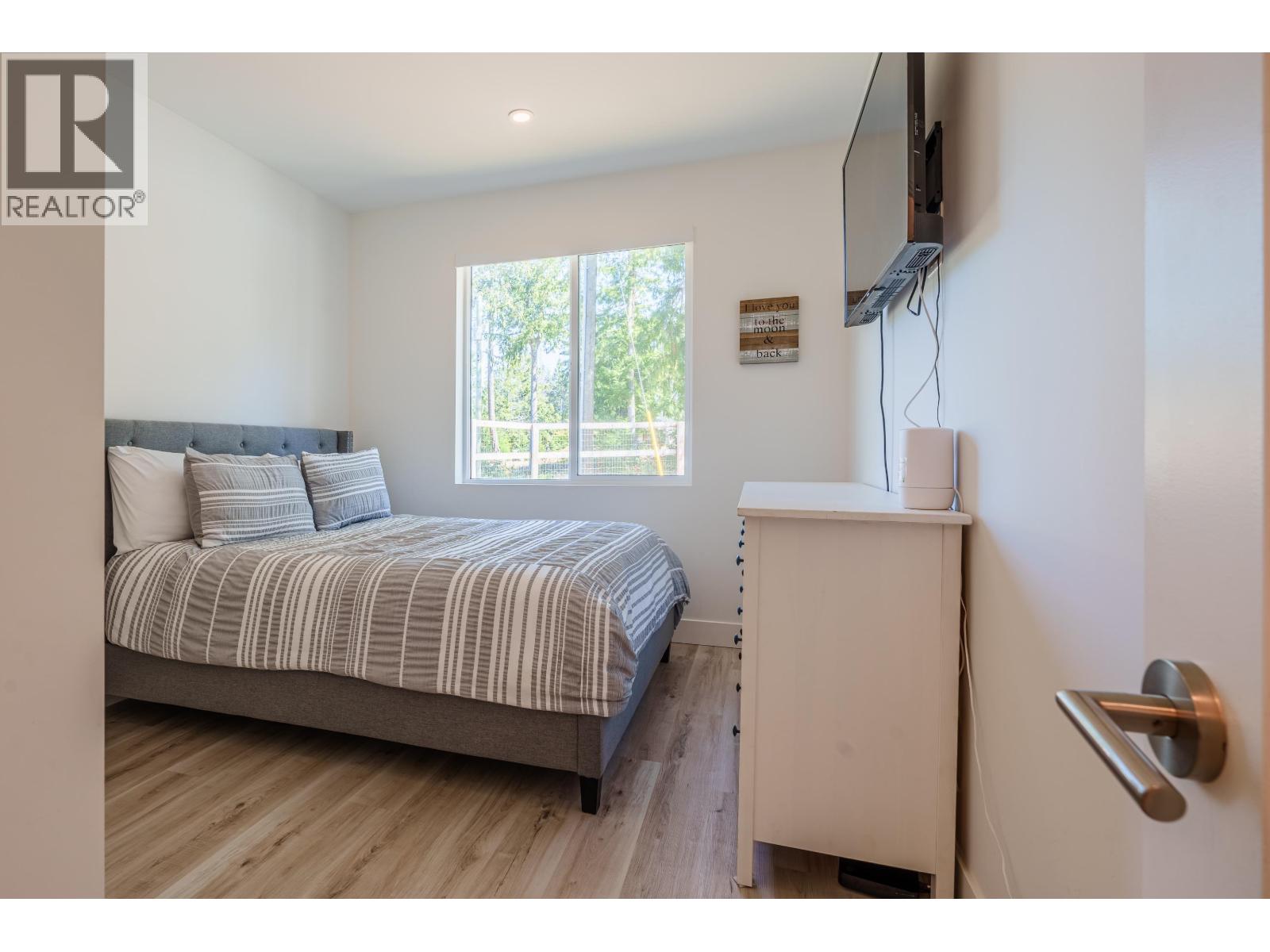 11120 SUNSHINE COAST HIGHWAY, Pender Harbour
