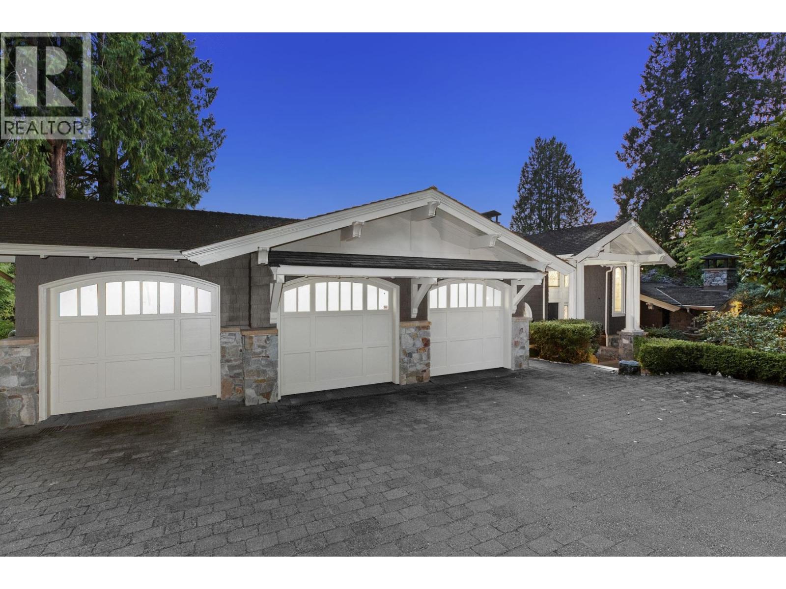 3090 MATHERS AVENUE, West Vancouver