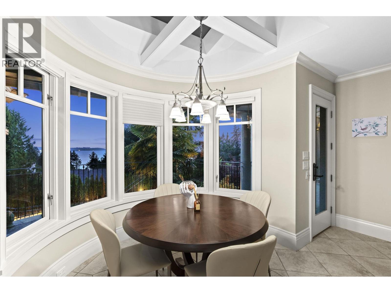 3090 MATHERS AVENUE, West Vancouver