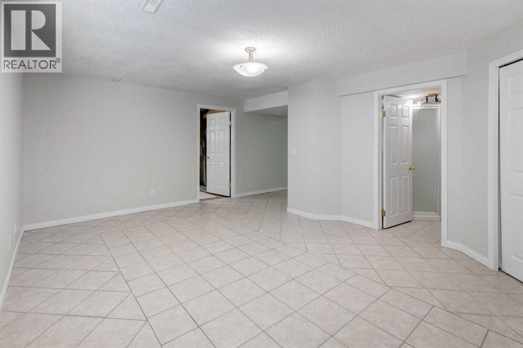 Single Family House for Sale in  Rocky Ridge Heights NW Rocky Ridge Calgary 