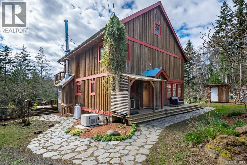 9000 Rayelyn Lane, Denman Island