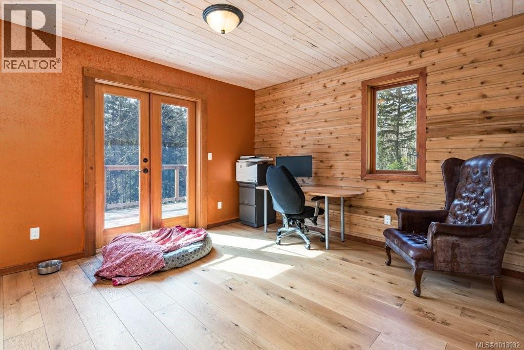 9000 Rayelyn Lane, Denman Island