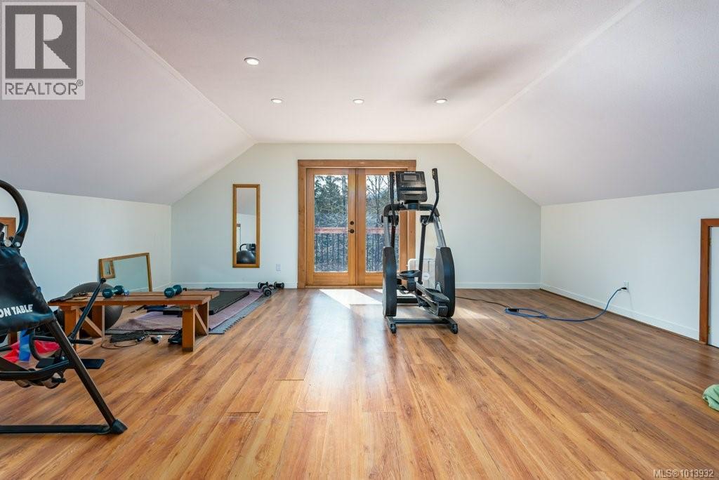 9000 Rayelyn Lane, Denman Island