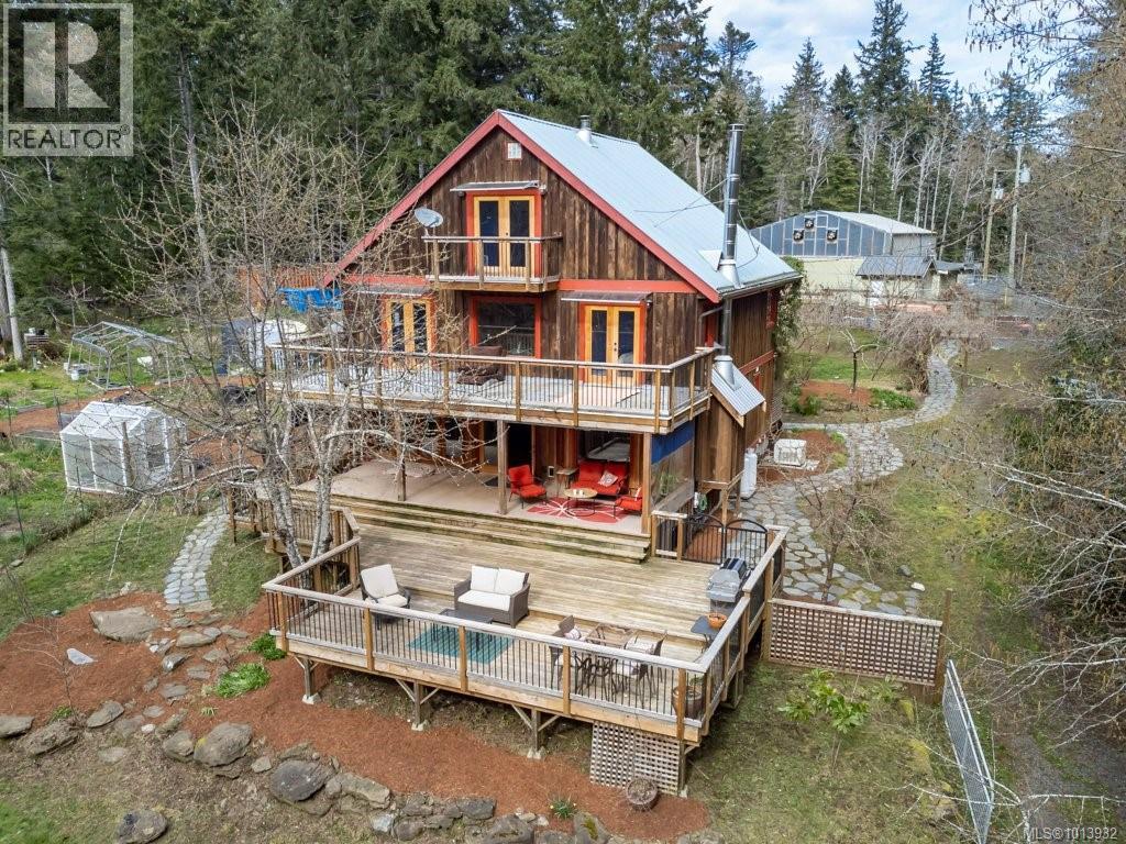 9000 Rayelyn Lane, Denman Island