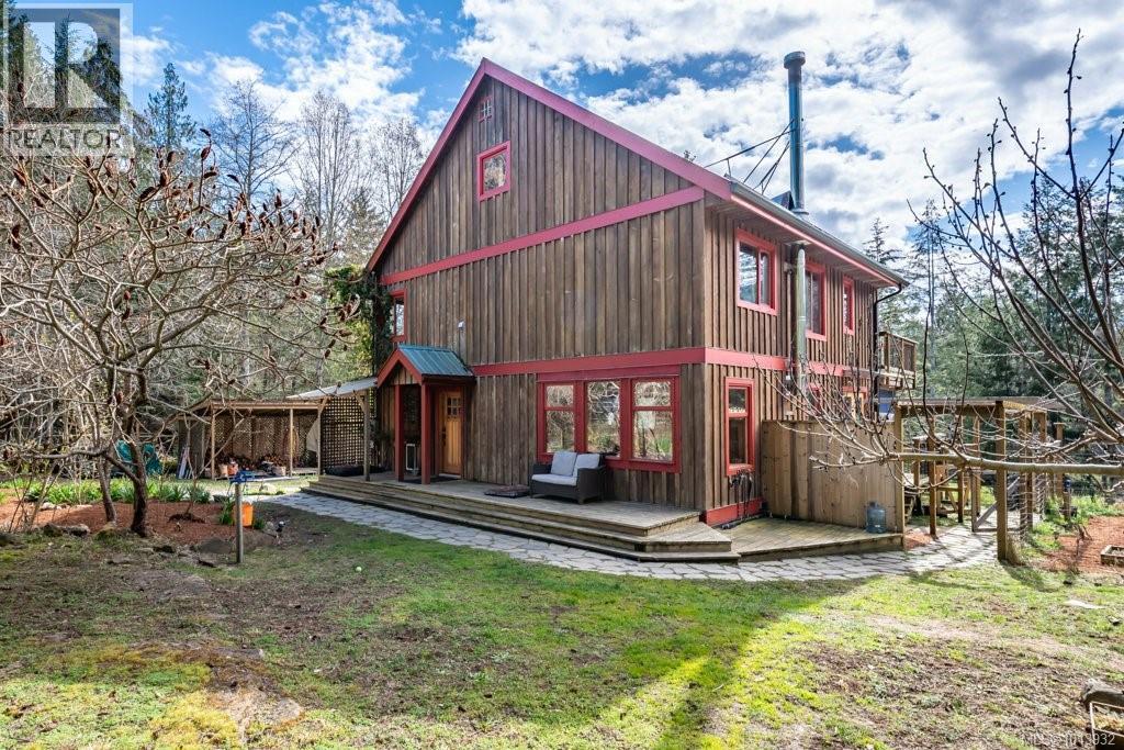 9000 Rayelyn Lane, Denman Island