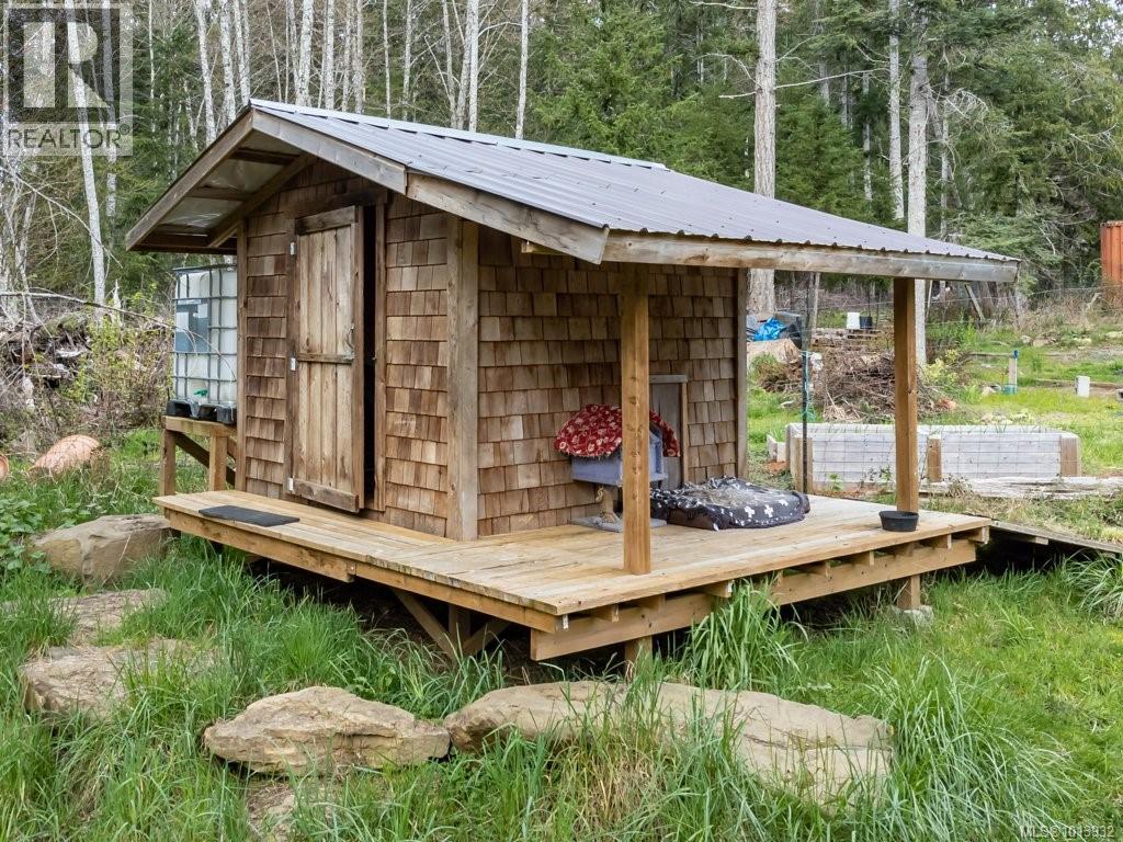 9000 Rayelyn Lane, Denman Island