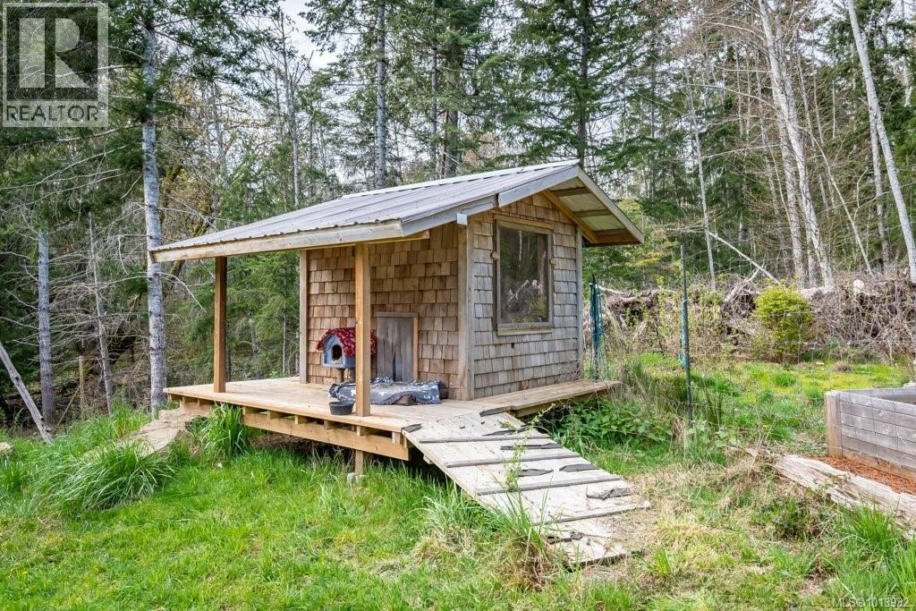 9000 Rayelyn Lane, Denman Island