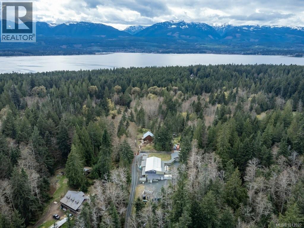 9000 Rayelyn Lane, Denman Island