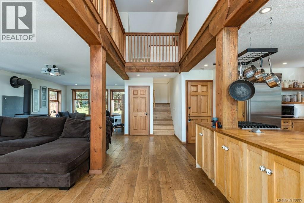 9000 Rayelyn Lane, Denman Island